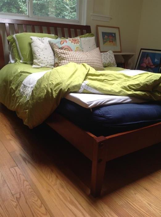 Full size futon bed