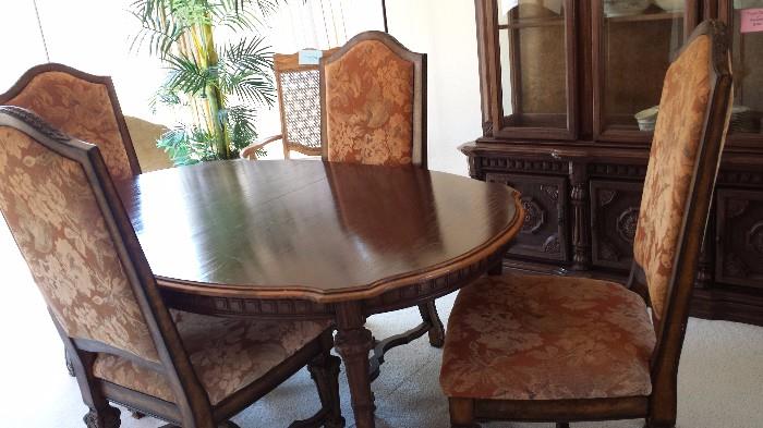 Dining Room Table with 4 Chairs