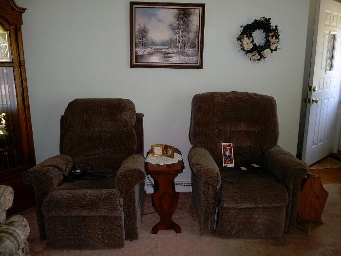 2 lift recliners  in new condition, magazine table , more art