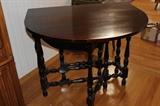 Gate leg table