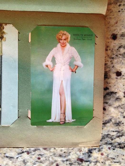 Marilyn Monroe post card