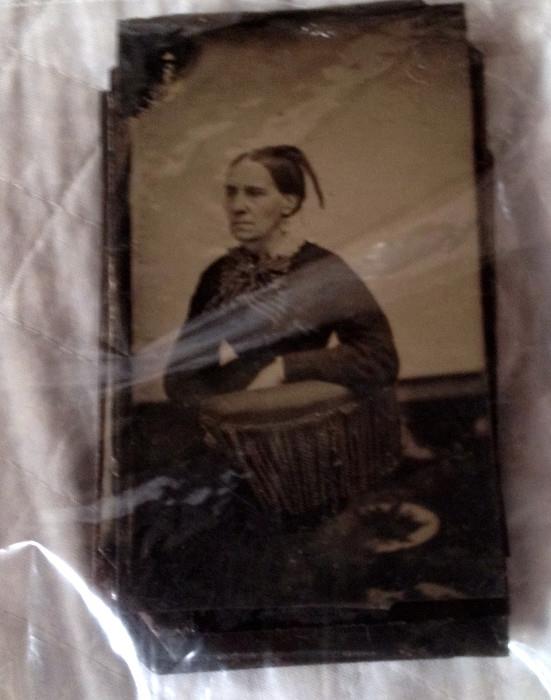15 Tin Types -- including 1 with a "one-horse-carriage" scene the rest are portraits