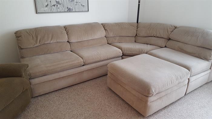 Stratford, 4 pieces of 7 piece sectional. This section has pull out bed. Can be purchased with the rest of the sectional, pictured,or by itself. Excellent condition.