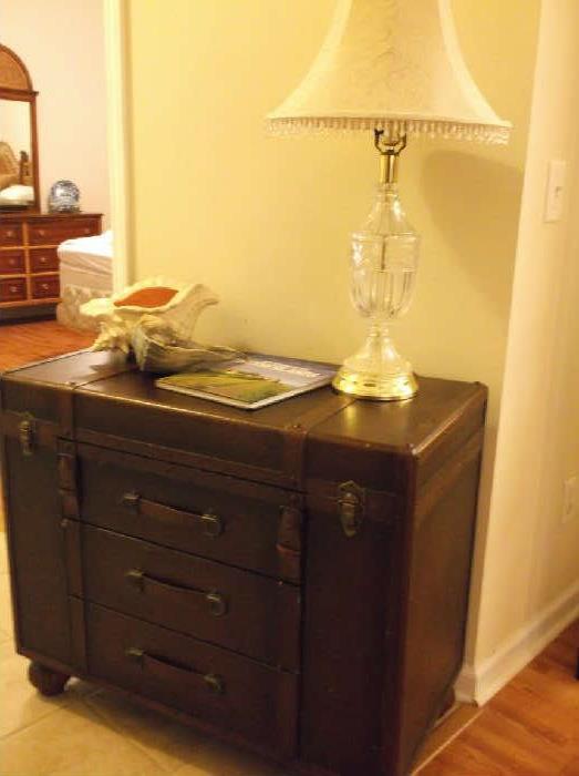 Faux leather trunk table