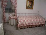 Antique style iron single bed