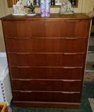 Vintage chest of drawers 
