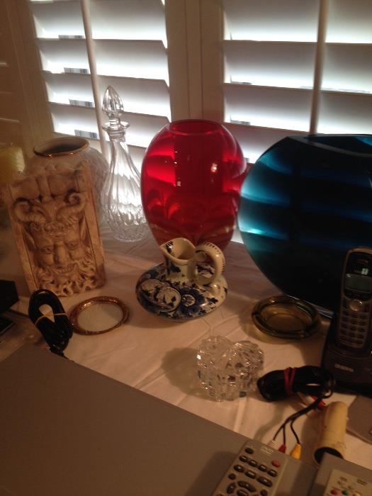 Numerous pieces of art glass