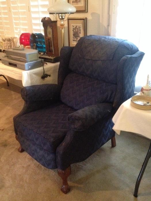 Reclining wing back chair