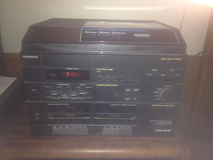 Panasonic stereo system with turntable 