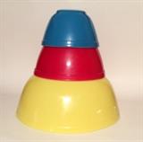 Vintage Pyrex multi color mixing Bowls