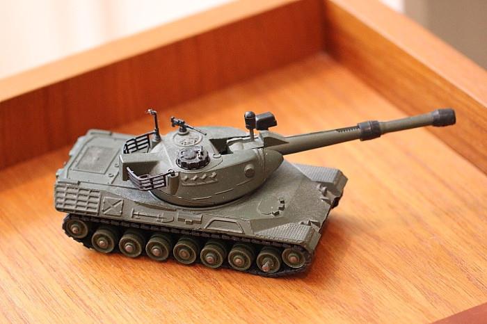 Dinky Toys Leopard Tank, made in England