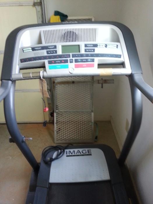 Image 17.5 S treadmill with air soft cushioning