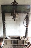 Dake 25 ton hydraulic press.
