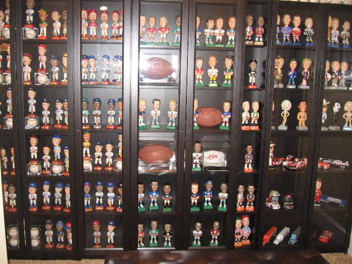 SAM CERAMIC BOBBING HEAD DOLLS-BASEBALL-FOOTBALL-BASKETBALL-HOCKEY-EVERY PLAYER IMAGINABLE--NON SPORTS-PRODUCED IN VERY LIMITED EDITIONS-HIGHLY COLLECTIBLE