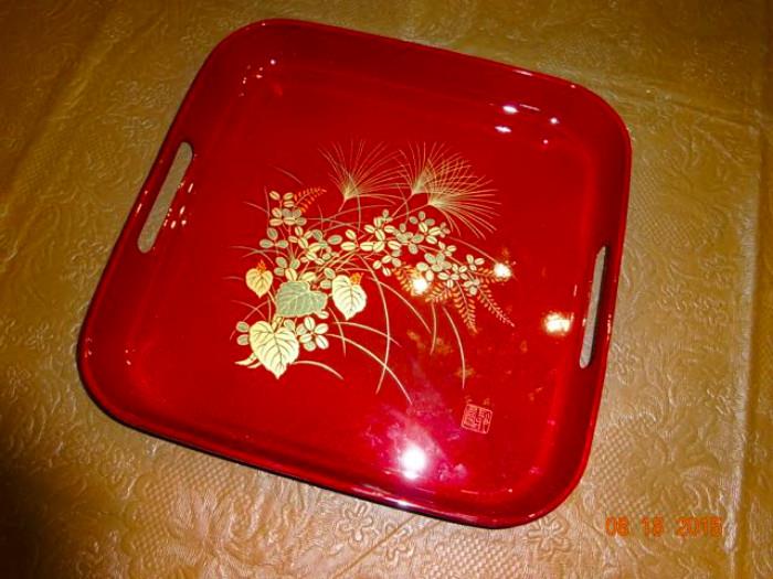 A floral tray