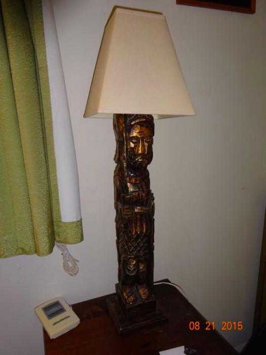 A figurine lamp