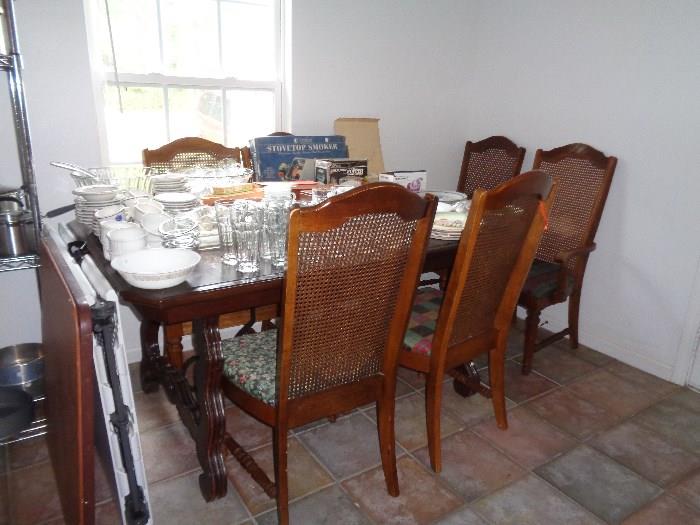dining table w/5 chairs