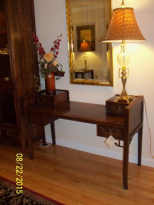 Thomasville vanity, mirror and one of a pair of lamps