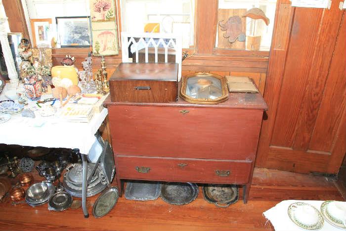 Chest with Drawer, Silverplate in nice box, Bow Glass Picture