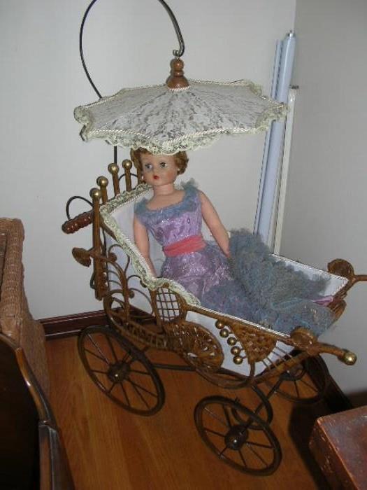 Contemporary doll carriage