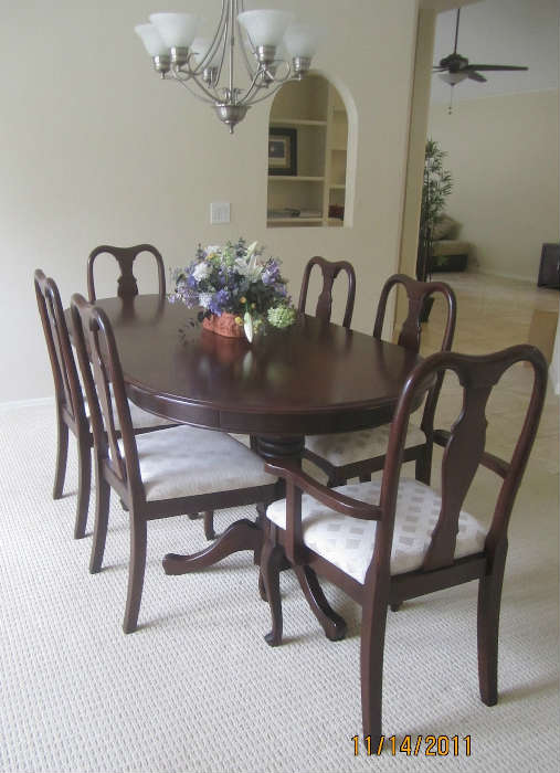 DOUBLE PEDESTAL DINING TABLE & 6 CHAIRS