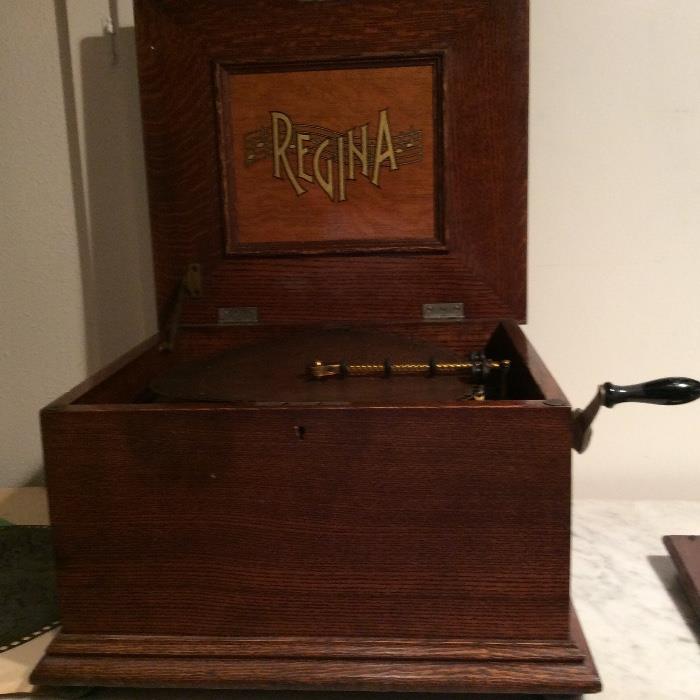 Regina music box. Mint condition