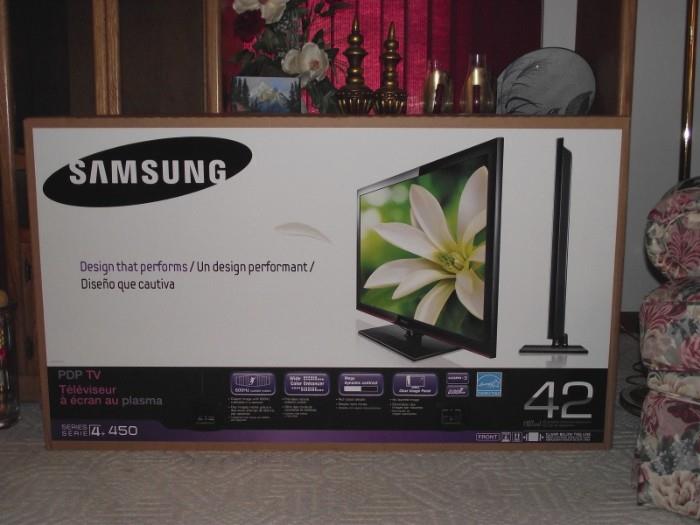 New In Box - Samsung 42" plasma TV