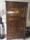 ASIAN MOTIF HAND-PAINTED DREXEL HERITAGE TALL ARMOIR BAR / ENTERTAINMENT CENTER