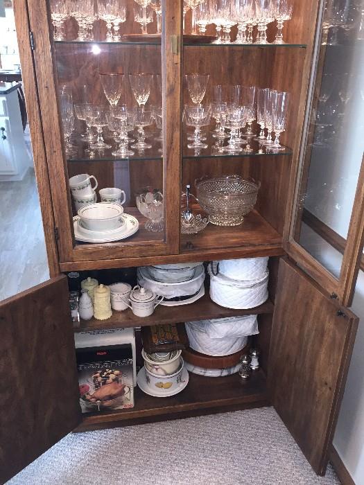 DREXEL TALL SLIM CHINA CABINET WITH LIGHTING