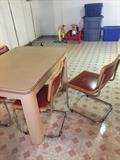 MID-CENTURY MODERN TABLE WITH 4 CHAIRS
