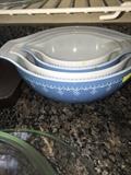 PYREX BLUE GARLAND MIXING BOWLS SET