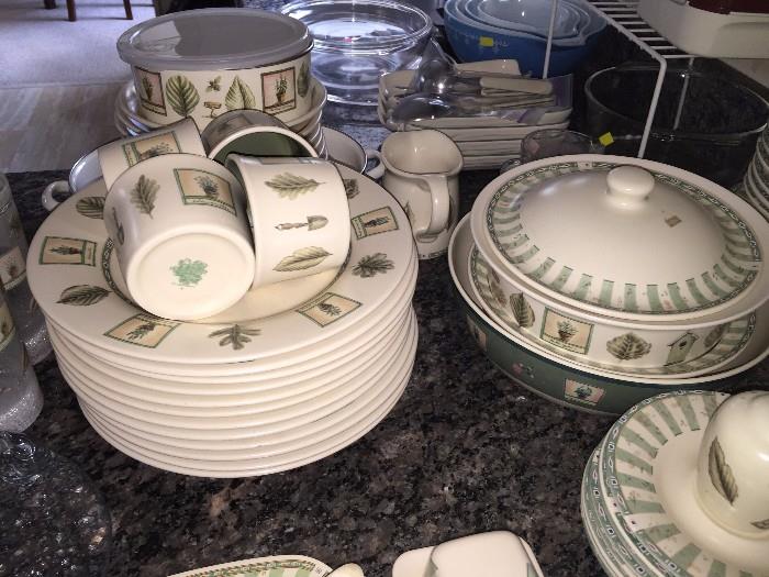 PFALTZGRAFF NATUREWOOD CHINA / COMPLETE SET