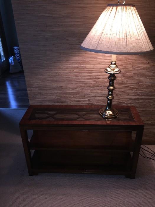 TABLE WITH LAMP