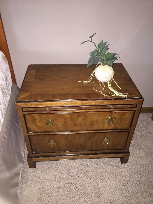 GORGEOUS DREXEL HERITAGE LACQUER NIGHTSTAND