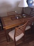 KITCHEN TABLE WITH 4 CHAIRS