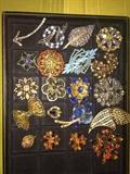 VINTAGE RHINESTONE AND CRYSTAL BROOCHES
