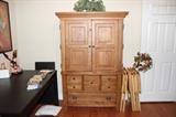 Broyhill Attic Heirlooms cabinet closed