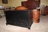 Bassett Blanket Chest with Drawers