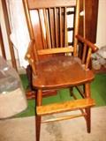 ANTIQUE YOUTH CHAIR