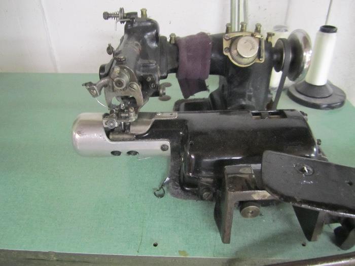 BLIND STITCH SEWING MACHINE AND TABLE
