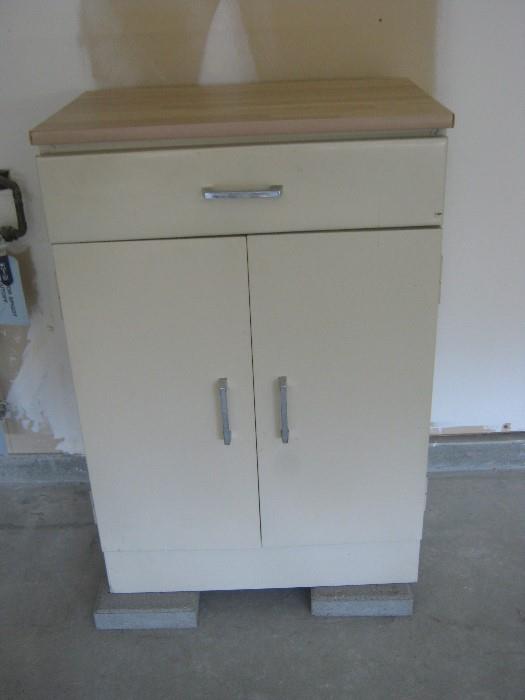 metal storage cabinet (great for your garage or workshop)