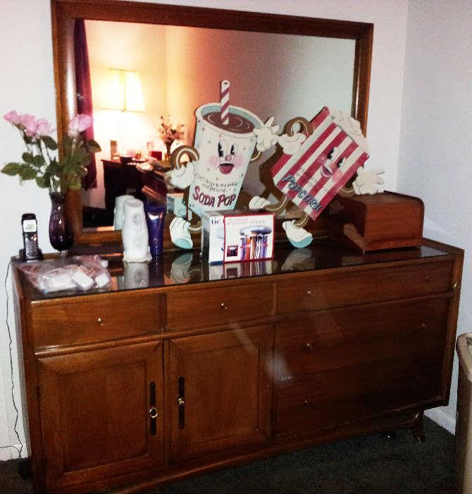 Mid Century Modern dresser with matching mirror also has matching chest, nice legs on these pieces