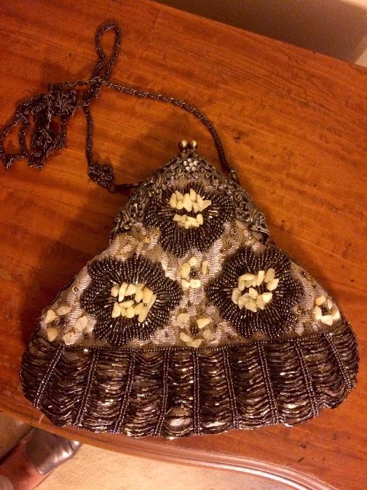 BEADED PURSE WITH SHELLS