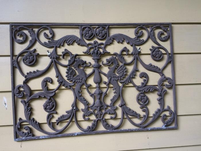 WROUGHT IRON VINTAGE GRATE
