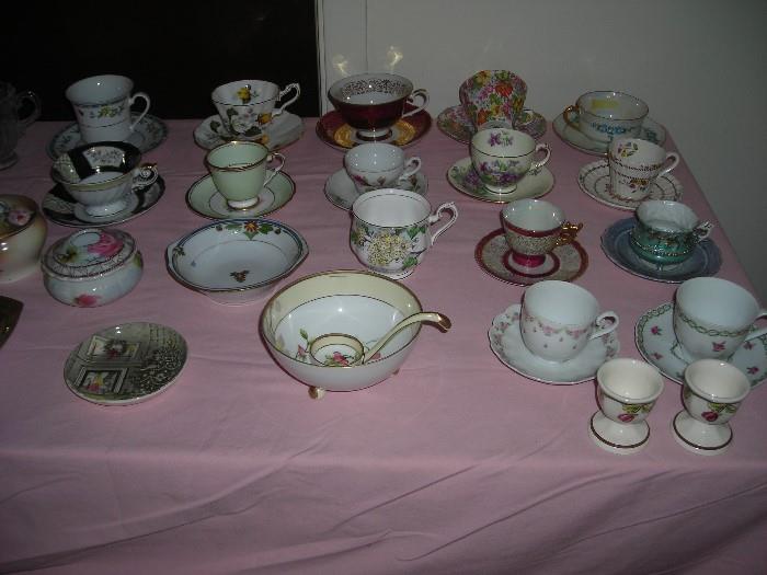 Tea cups and other hp pieces