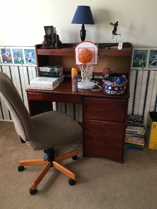 Desk & chair 