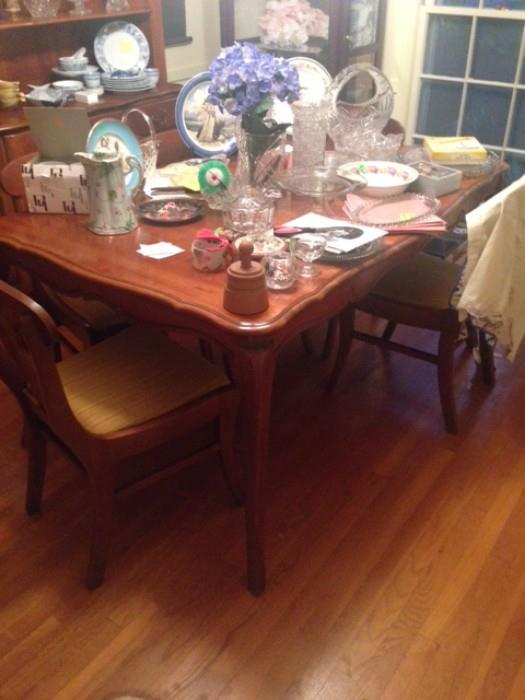 Sining Room table and 6 chairs
