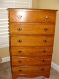 Beautiful 6 drawer chest 