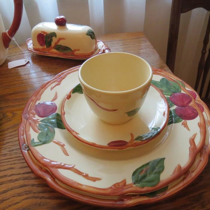 Franciscan Dishes 1940-50s