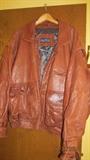 MEN'S LEATHER JACKET (SIZE 44)